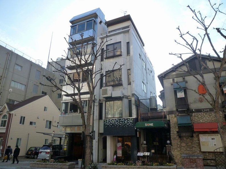 神戸市中央区中山手通の