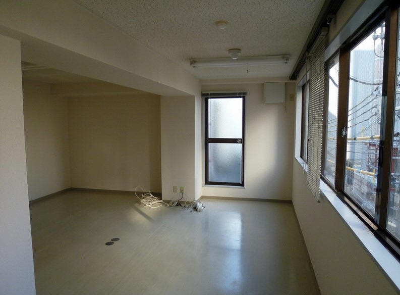 神戸市中央区加納町の店舗2