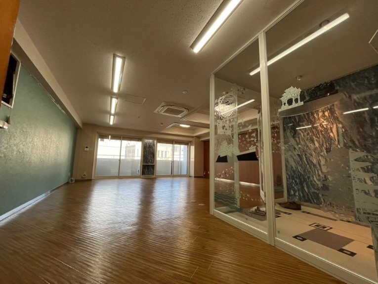 神戸市中央区中山手通の店舗・物販1