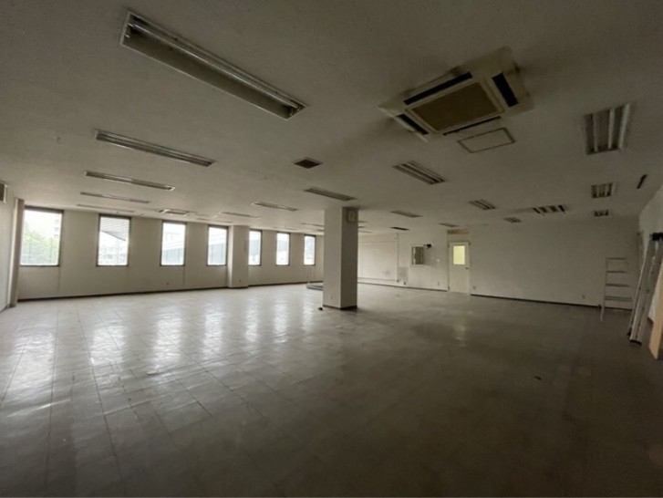 神戸市中央区波止場町の店舗2