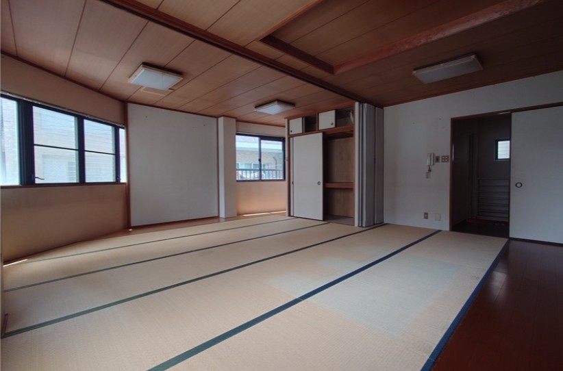 神戸市中央区海岸通の店舗3