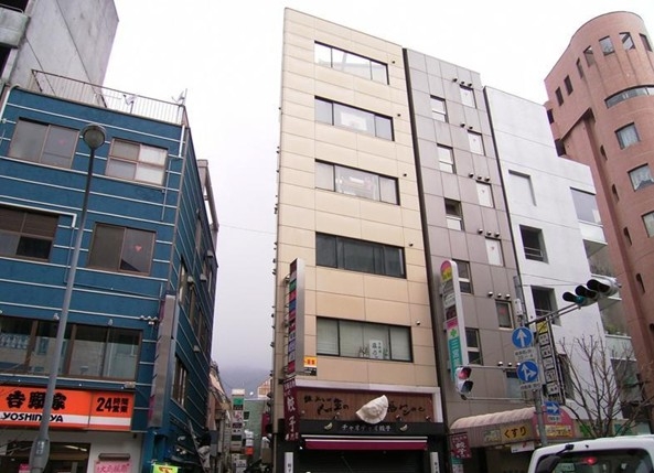 神戸市中央区中山手通の